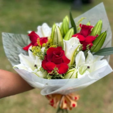 Buquê de lírios & Rosas