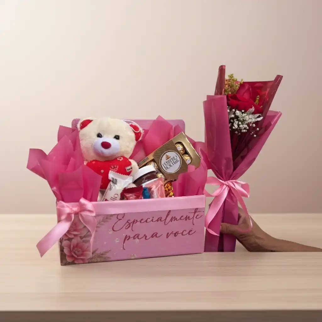 Cesta com chocolates + rosa Solitária