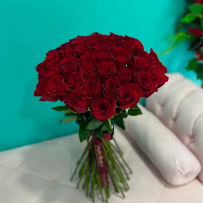 Buquê com 50 Rosas