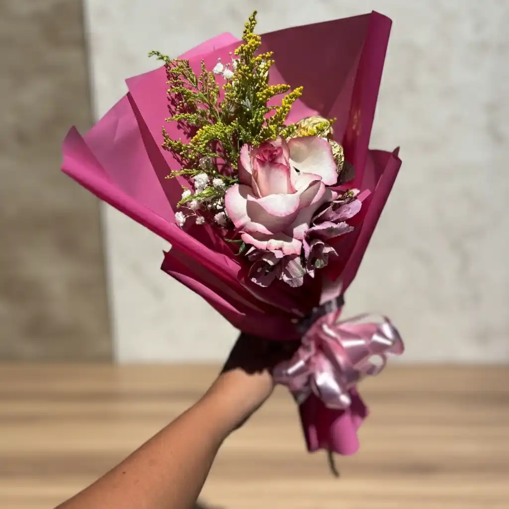 Rosa solitária - Cor de rosa